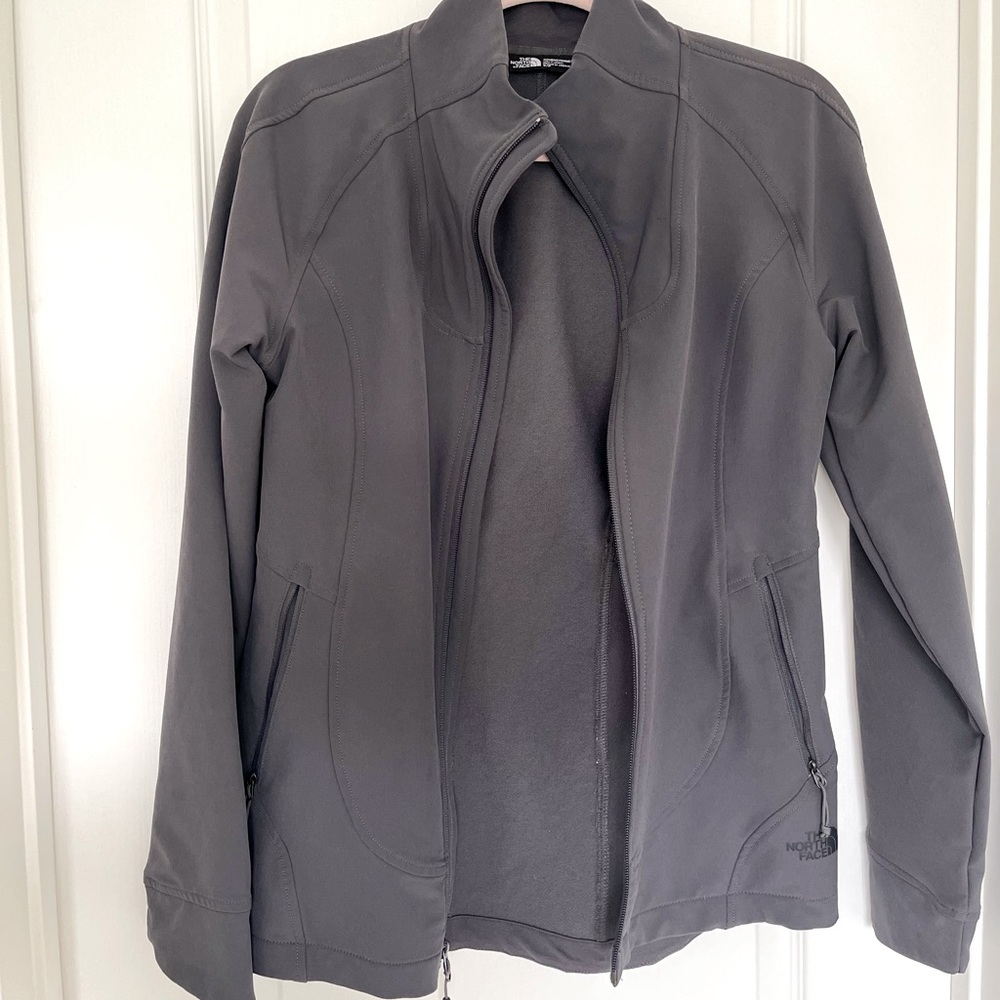 Gray North Face Women’s Windwall Jacket